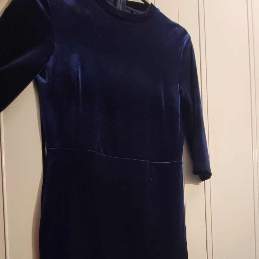 Womens fitted dark blue velvet dress